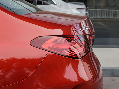 2022�� C 260 L �ҹ�˶���