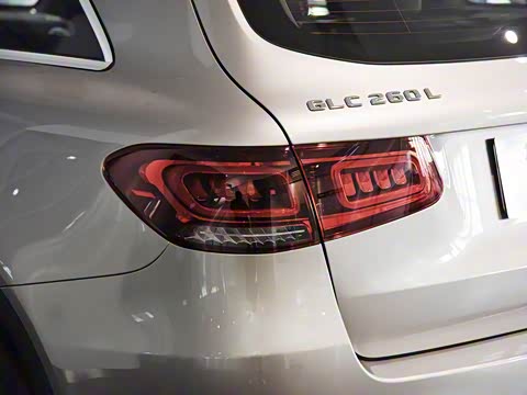 2020�� GLC 260 L 4MATIC ������