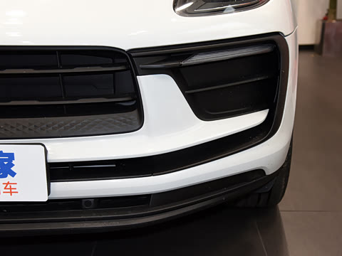 2022�� Macan 2.0T