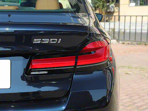 2022�� �Ŀ�� 530i M�˶���װ