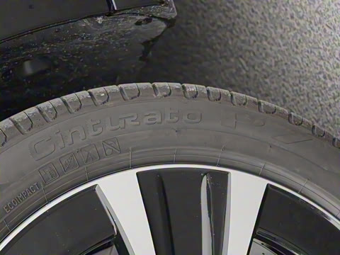 2022�� �Ŀ��� E 350 e L ���ʽ��϶����˶��γ�