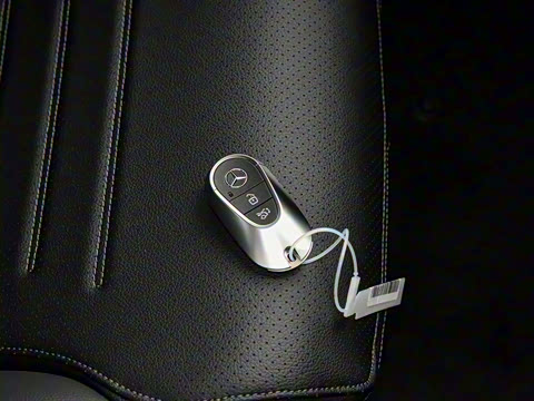 2022�� C 260 L �ҹ�˶���