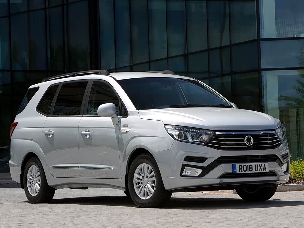 SsangYong Rodius II, Минивэн: фото поколения