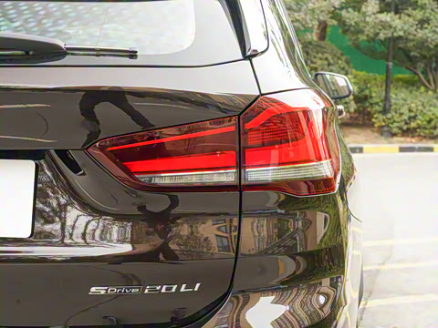 2022�� sDrive20Li ������