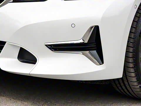 2020�� 325Li �׷���