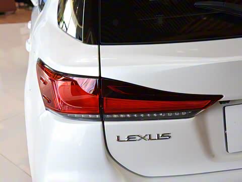 2017�� CT200h ���ʰ� ��ɫ ��VI