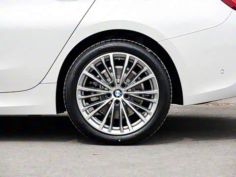 2020�� 325Li �׷���