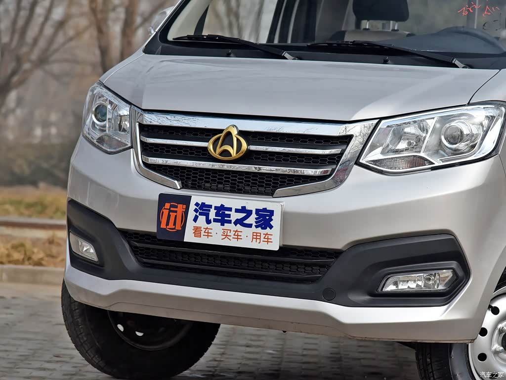 汽车图片 长安跨越 新豹t3 2018款 1.5l舒适版单排独立dk15