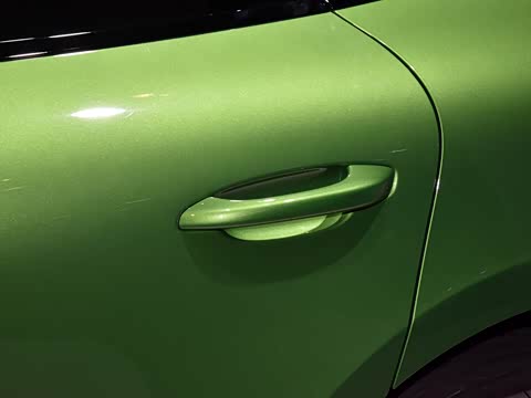 2018�� Macan 2.0T