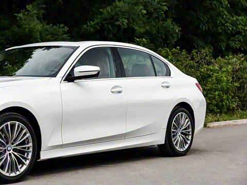 2020�� 325Li �׷���