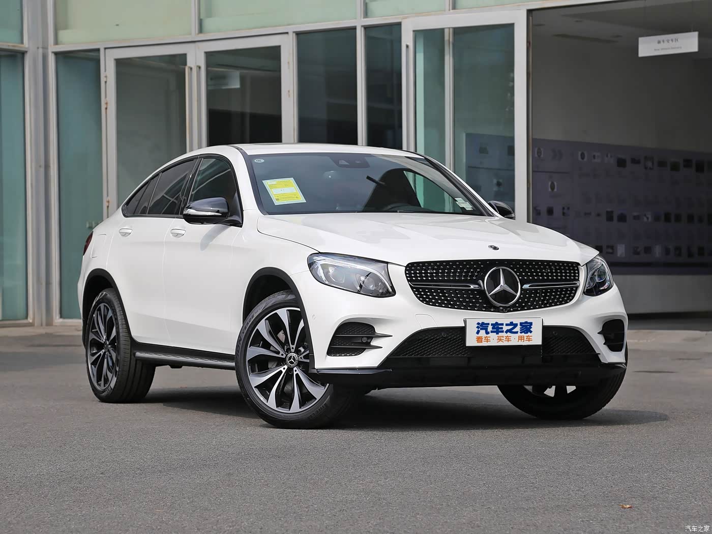 2019款glc3004matic轿跑suv