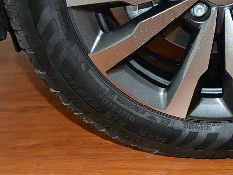 2019�� 235T �ֶ���Ӣ��