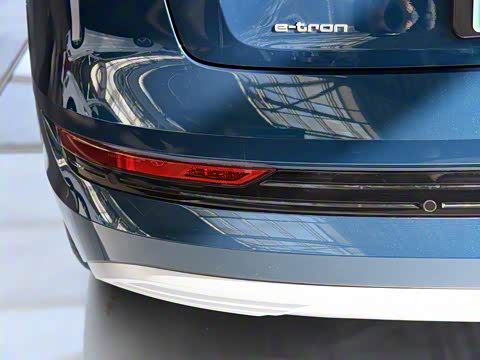 2019�� 55 quattro ������