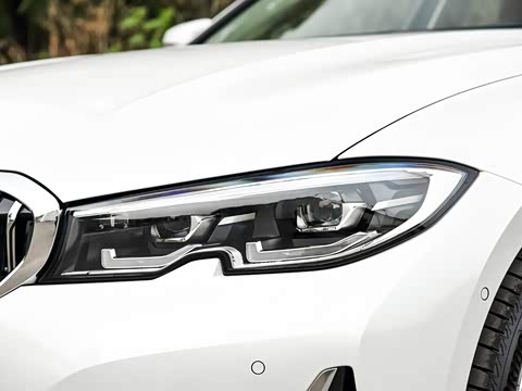 2020�� 325Li �׷���