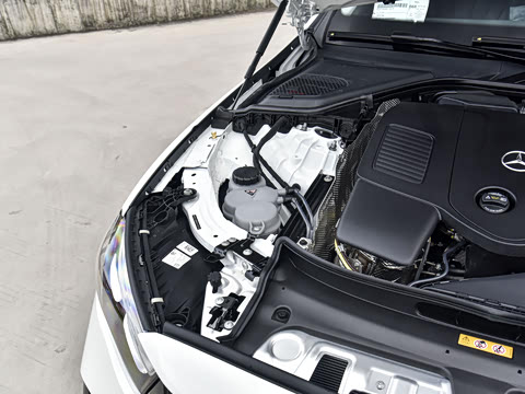 2025�� �Ŀ� E 260 �˶���