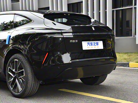 2025�� Max ���̰�