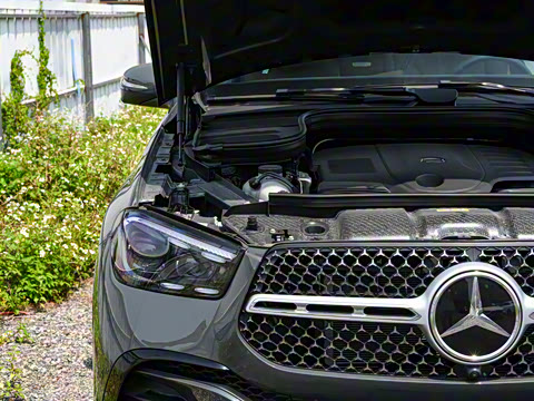 2025�� �Ŀ� GLE 450 4MATIC ������