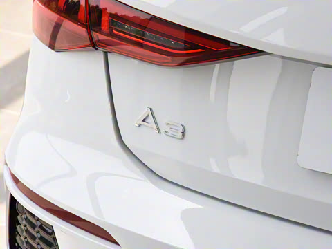 2023�� �Ŀ� Sportback 35 TFSI ʱ���˶���