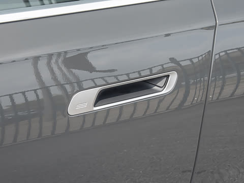 2023�� 735Li ������װ