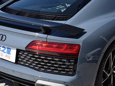 2022�� V10 Coupe performance