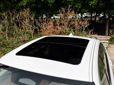 2020�� 325Li �׷���