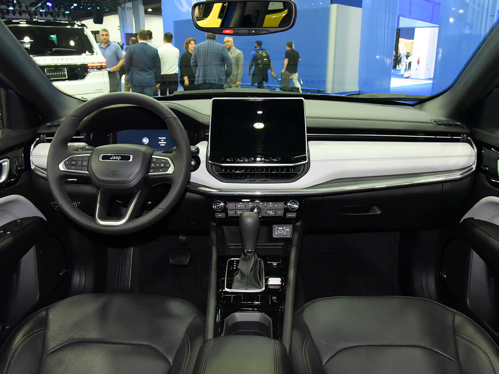 Jeep Compass III, Внедорожник 5 дв.: фото поколения