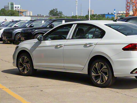 2025�� �Ŀ� 300TSI DSG���а�