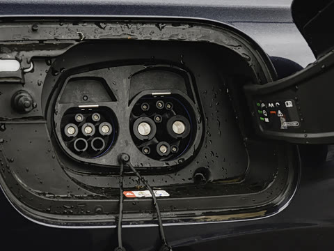 2023�� 40 e-tron ������