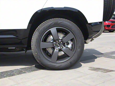 2023�� 110 3.0T P400 X-DYNAMIC HSE