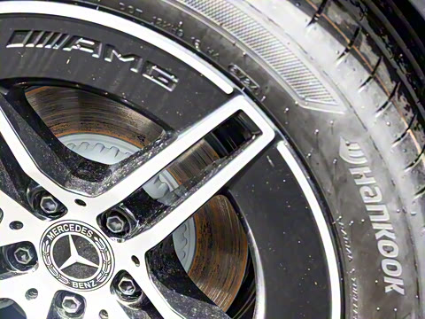 2025�� �Ŀ� E 260 �˶���