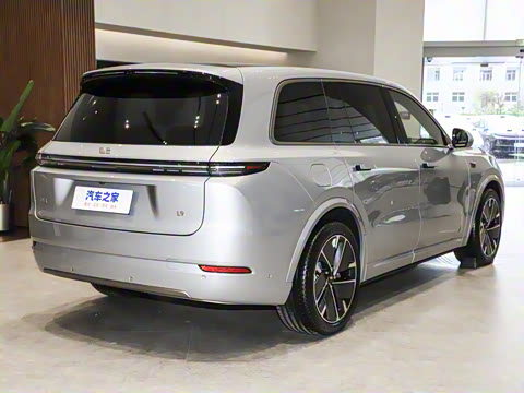 2025�� Ultra ���ܻ��°�