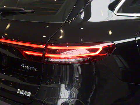 2021�� EQC 400 4MATIC