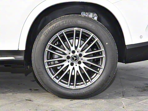 2025�� GLC 300 L 4MATIC ������ 7��