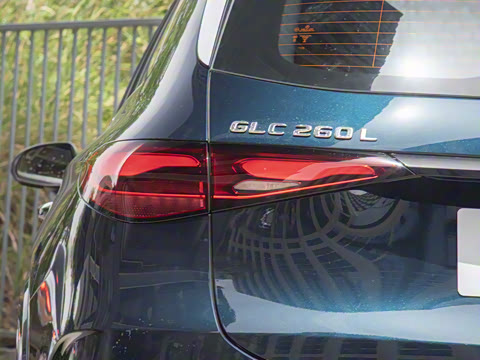 2025�� �Ŀ� GLC 260 L 4MATIC ������