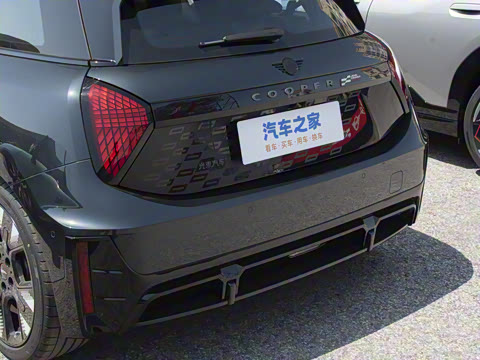 2025�� JOHN COOPER WORKS