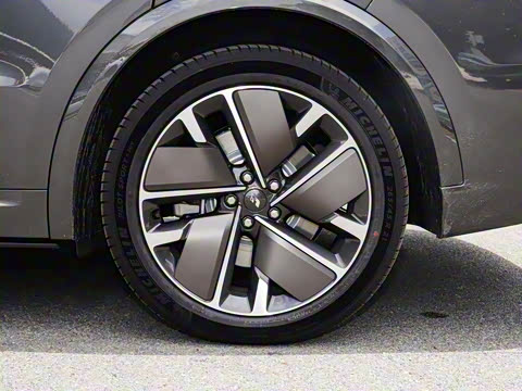 2025�� Ultra ���ܻ��°�