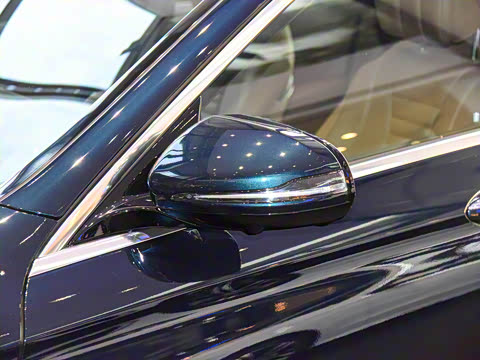 2023�� E 350 e L ���ʽ��϶����˶��γ�