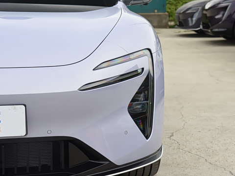 2025�� Max�����