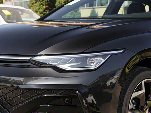 2025�� 300TSI R-Line