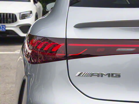 2022�� AMG EQS 53 4MATIC+