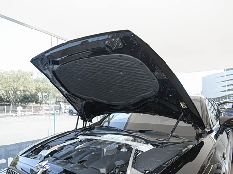 2024�� 4.0T V8 Mulliner