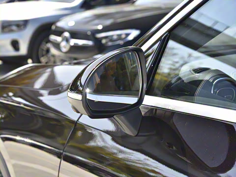 2025�� �Ŀ� GLC 260 L 4MATIC ������