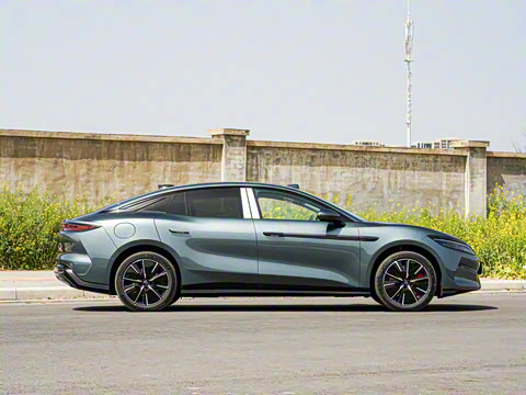 2025�� EV 701KM�����״��콢��