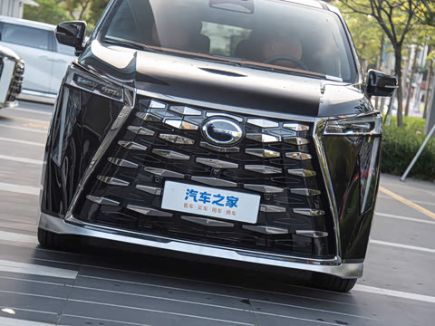 2025�� Ǭ��ϵ�� Ultra ͷ�Ȳ�