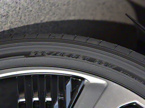 2025�� 550 PRO���а�