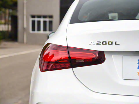 2024�� A 200 L ������