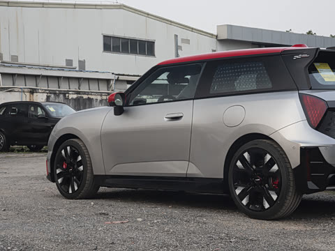 2025�� JOHN COOPER WORKS