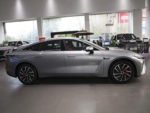 2025�� ���� Plus ��������