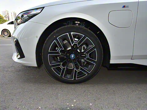 2025 xDrive 50L M˶װ