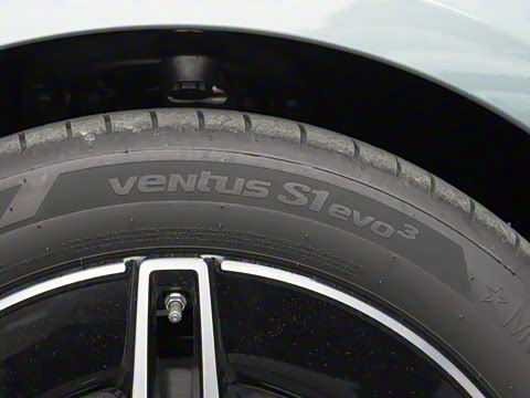 2025�� E 300 ʱ�����˶���